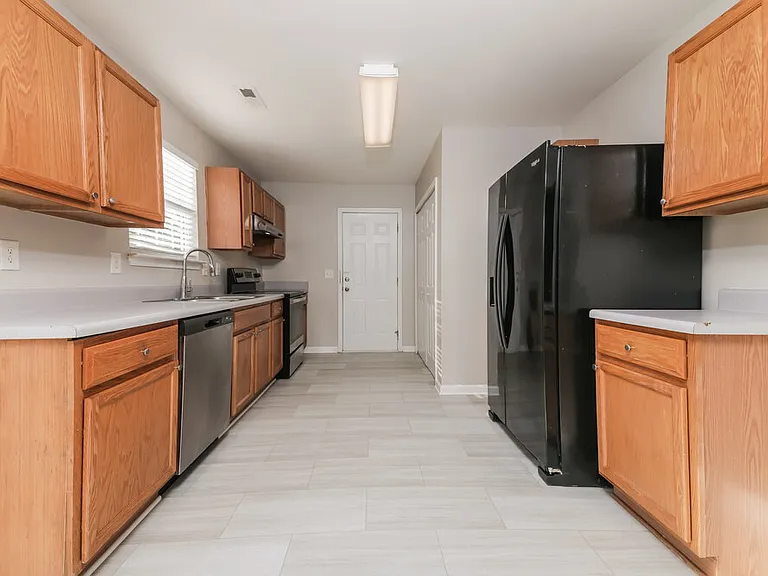 248 N Weststone Blvd — Photo 6