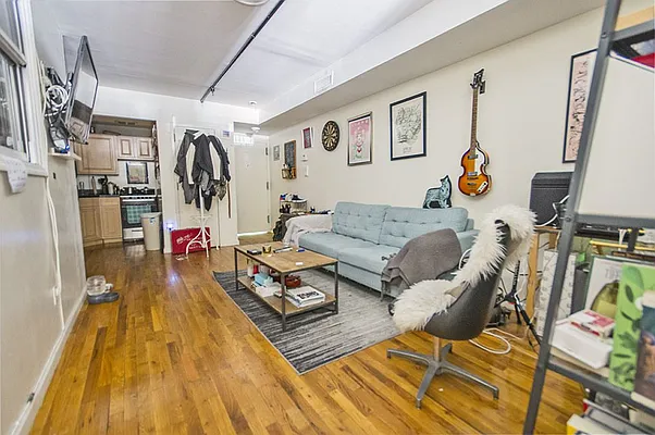 Rented by Level Group | media 15