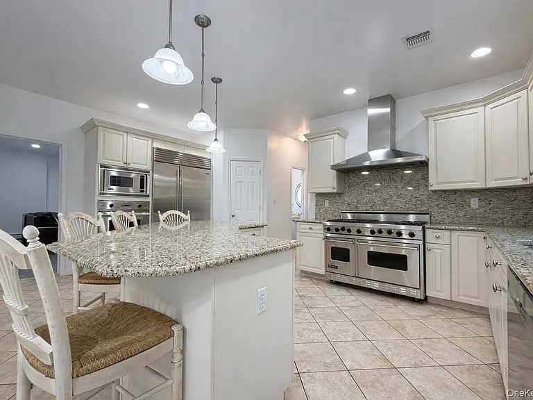 12 Fortune Way — Photo 4