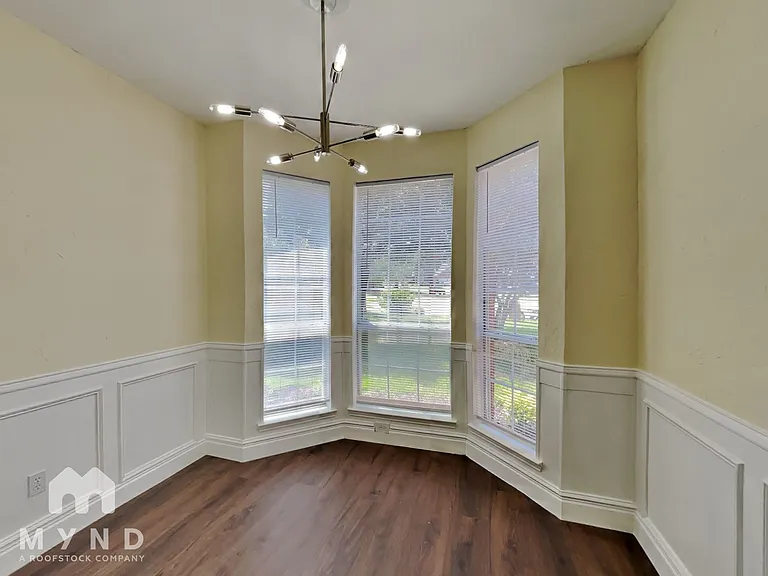 2616 Belmont Ct — Photo 9