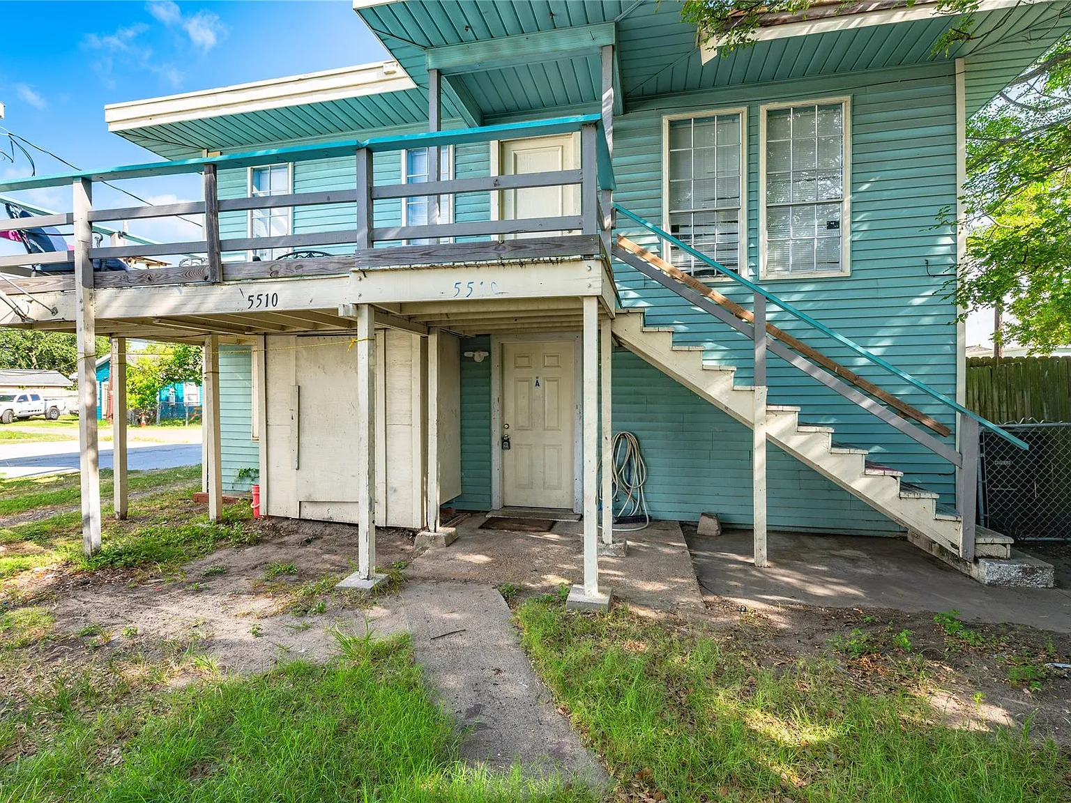 2 bed, 1.0 bath, 720 sqft, $1,200 — Photo 2