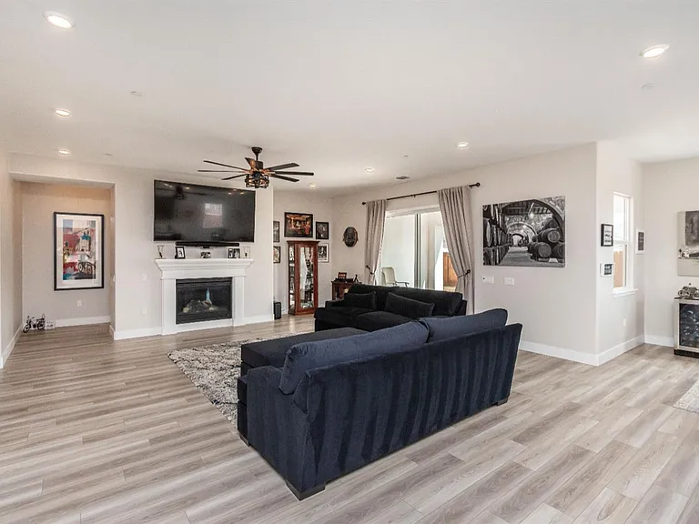 8471 Tulip Ct — Photo 8