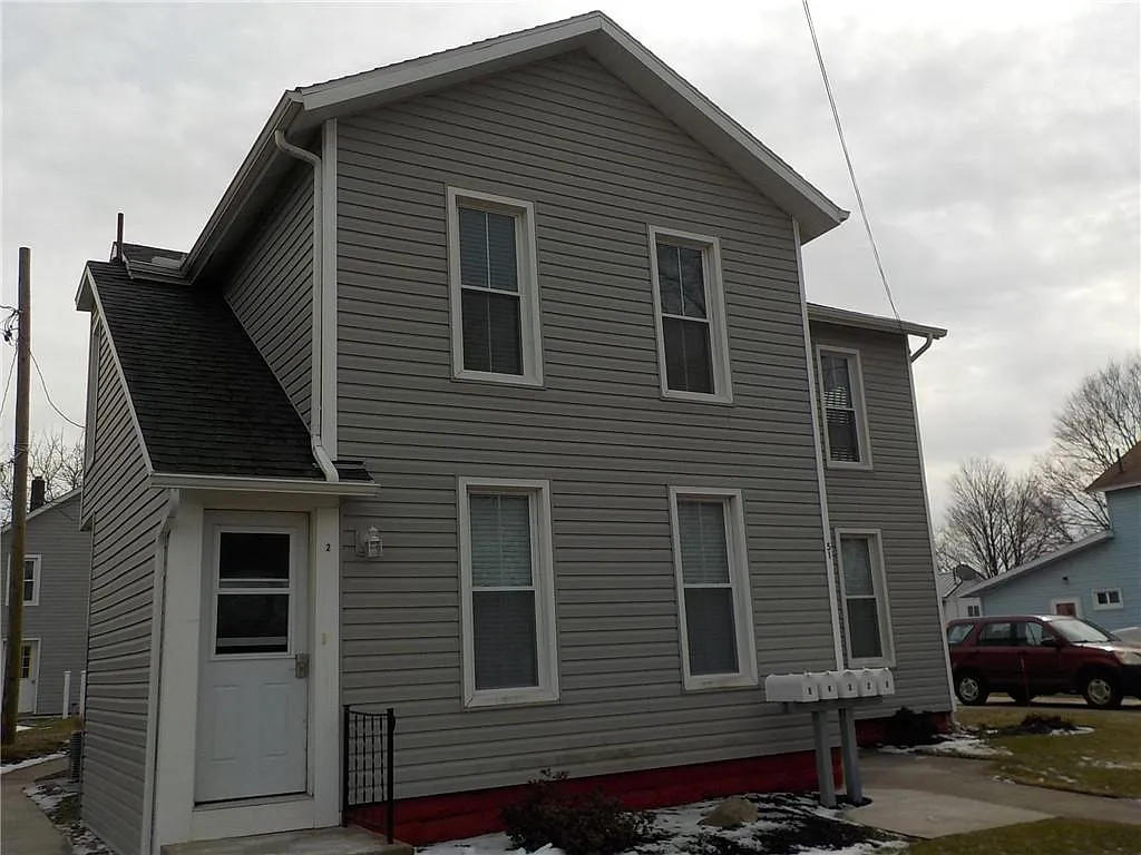 51 Clay St photo 1