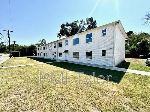 1822 W Oakwood St Photo 1
