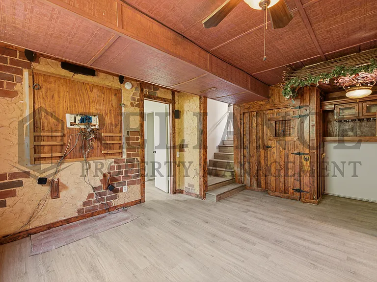 322 S Jonathan St — Photo 40