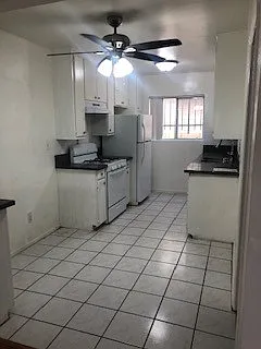 834 Victor Ave — Photo 12