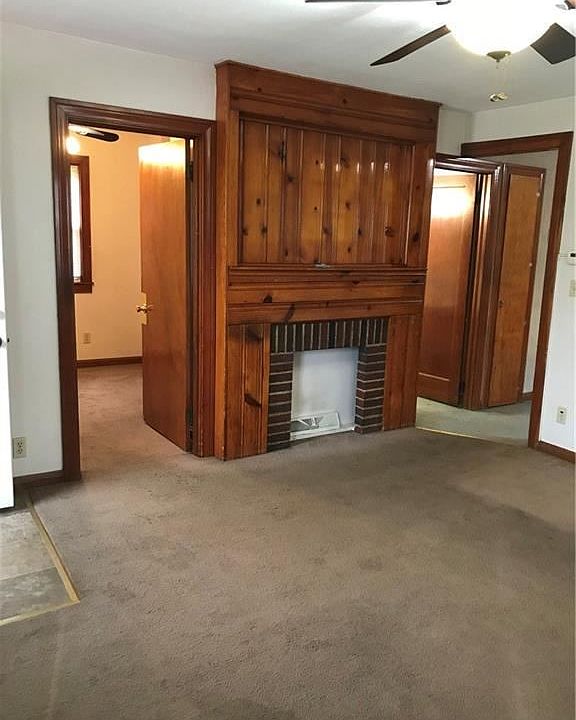 1st image of 216 W 38th St