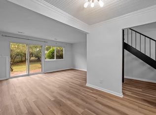 220 Elizabeth St APT C11, Chapel Hill, NC 27514