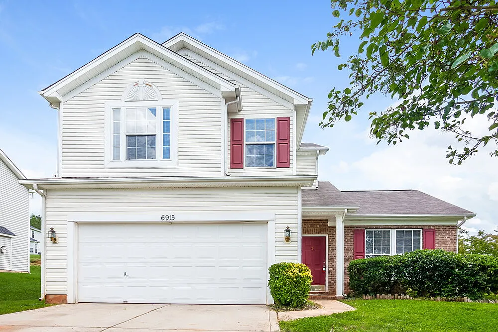3 bed, 2.5 bath, 1637 sqft, $1,830 — Photo 1