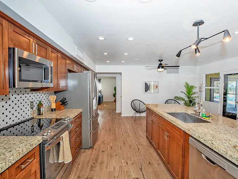 2940 S Arizona Ave — Photo 25