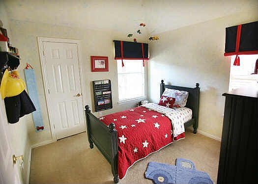 3rd image of 2048 Londonderry Dr