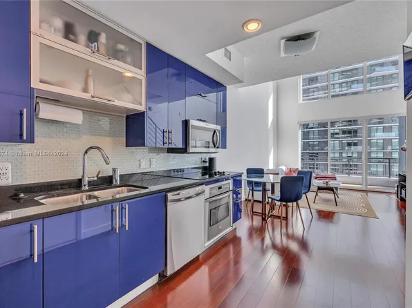 60 SW 13th St APT 3812, Miami, FL 33130