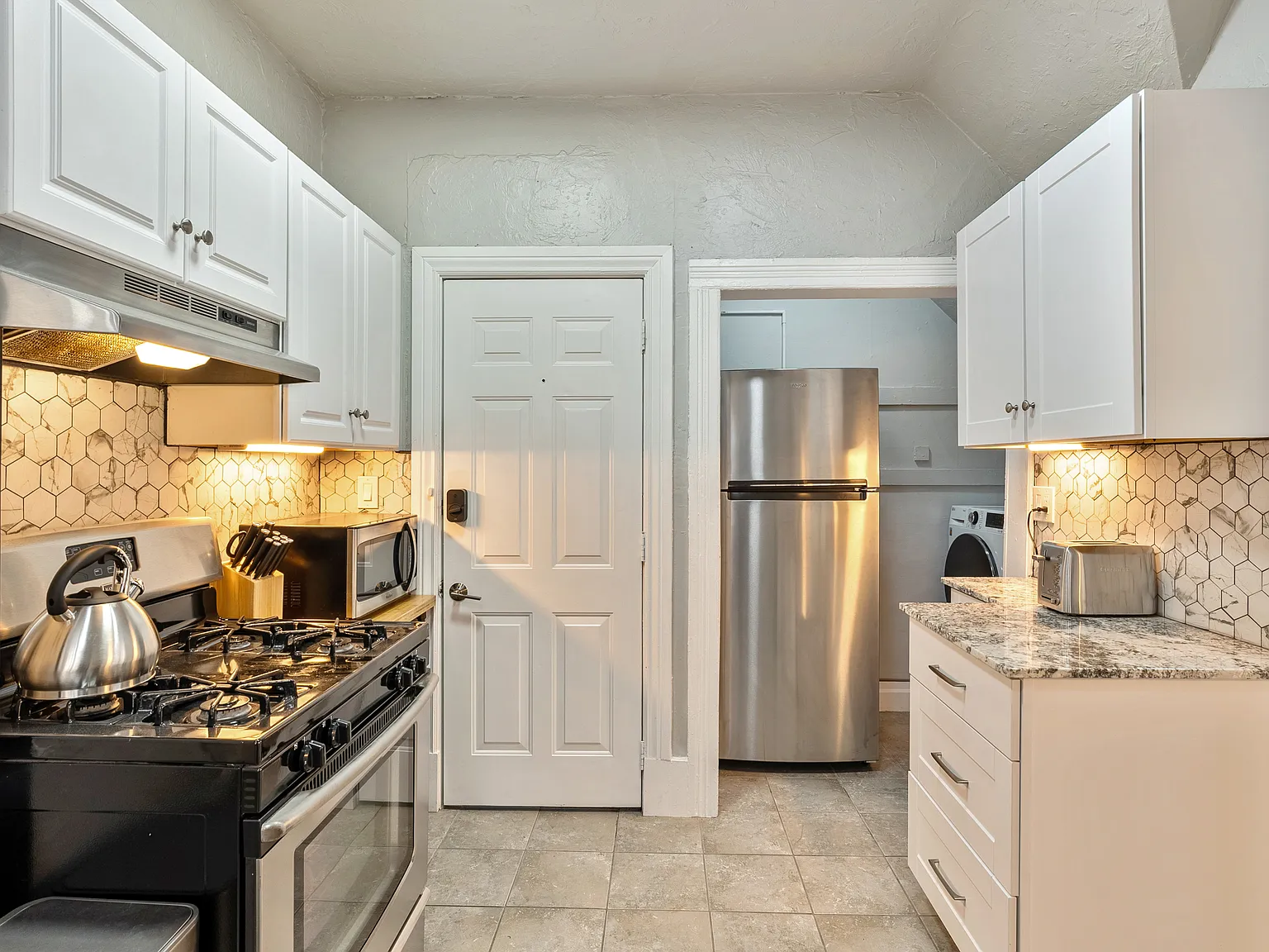 1 bed, 650 sqft, $2,800 — Photo 3
