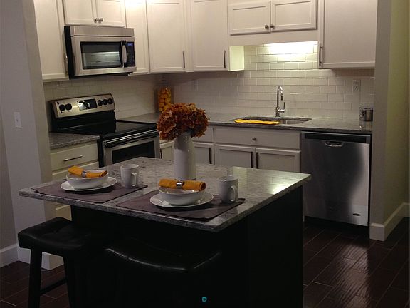 3rd image of 710 E 200 S APT 8F