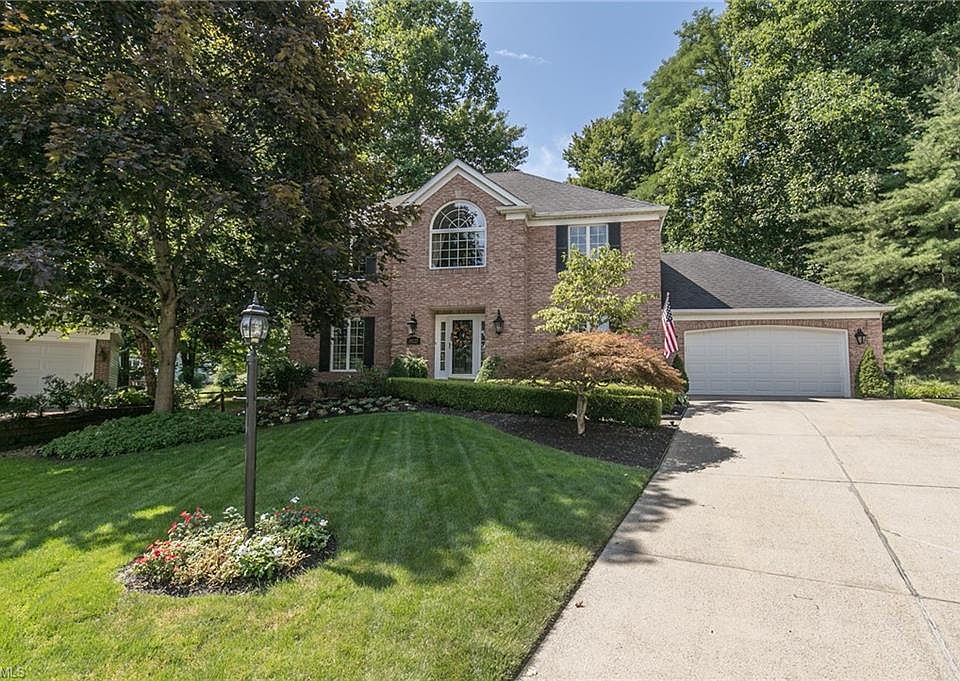 1st image of 19227 Seven Oaks Dr