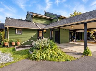 301 Arnet Rd #1, Tofino, BC V0R2Z0