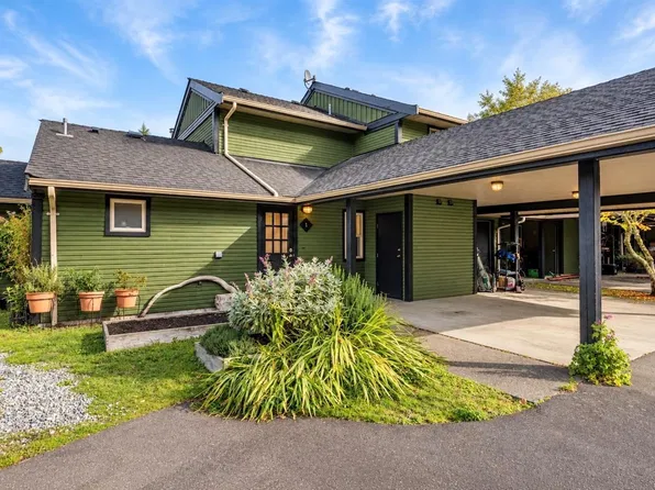 301 Arnet Rd #1, Tofino, BC V0R 2Z0