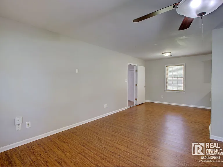 125 Tiffany Ln — Photo 4