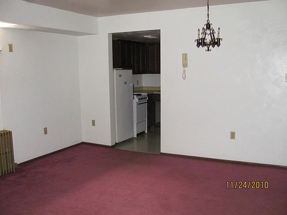 Diningroom/Livingroom Area