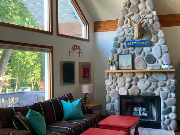 434 Elm Ave, Lakeside Marblehead, OH 43440