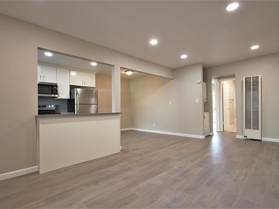 3rd image of 560 Firloch Ave APT 2