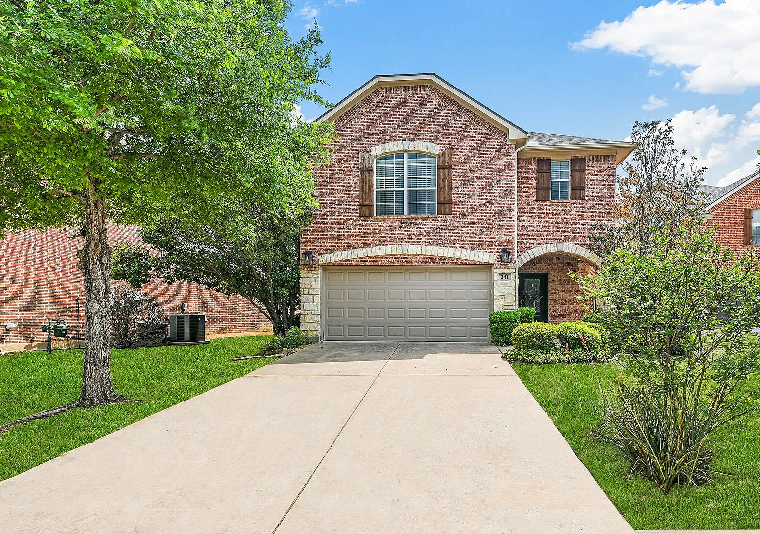 Beautiful 3-Bedroom, 3-Bath Home on a Private Cul-de-Sac in Lantana — Photo 1