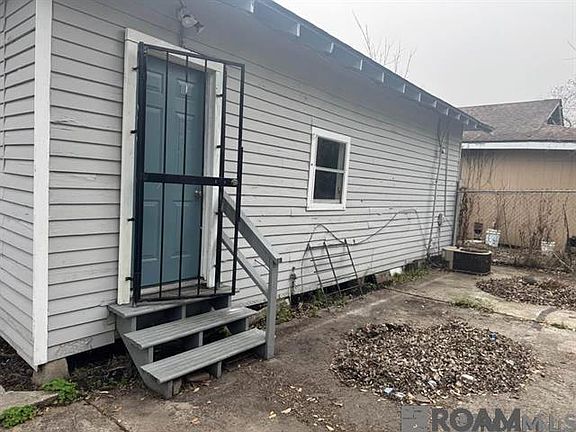 3rd image of 327 Gebelin St