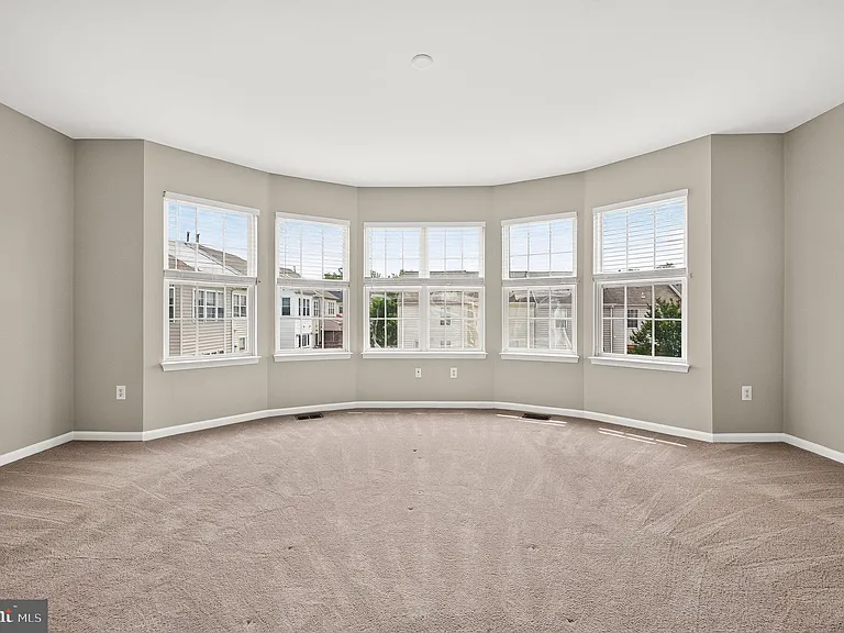 6805 Oregano Ln — Photo 33