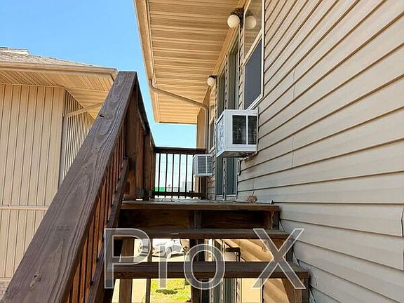 5th image of 926 N Goetz Blvd #16