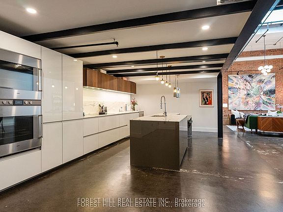 3rd image of 326 Carlaw Ave #123