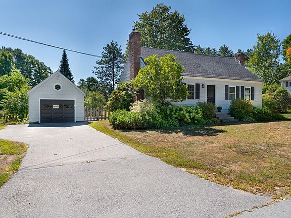 2nd image of 11 Nancy Drive