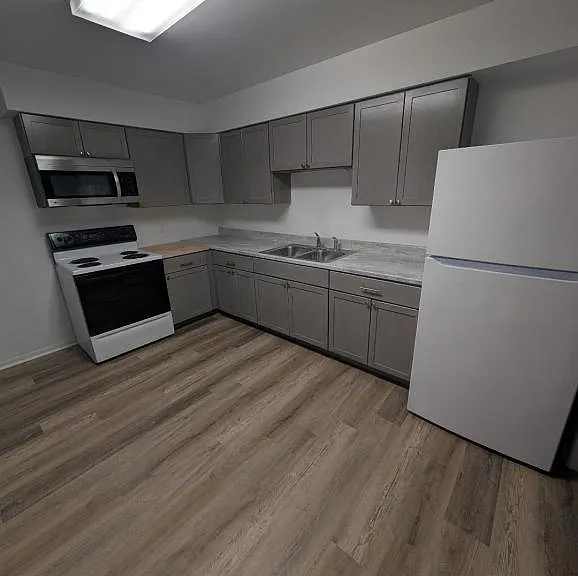 1820 Sunnyside Dr #6 — Photo 2