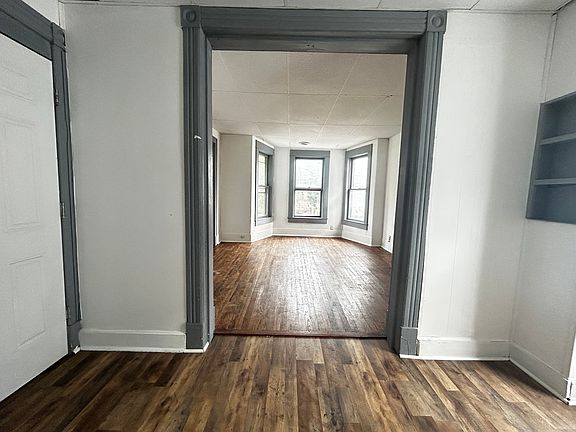 5th image of 63-65 Waldorf Pl #2