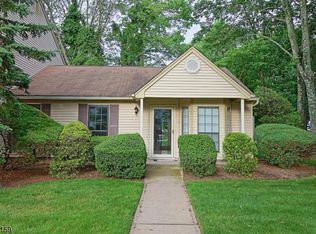 606 Maplecrest Rd, Edison, NJ 08820