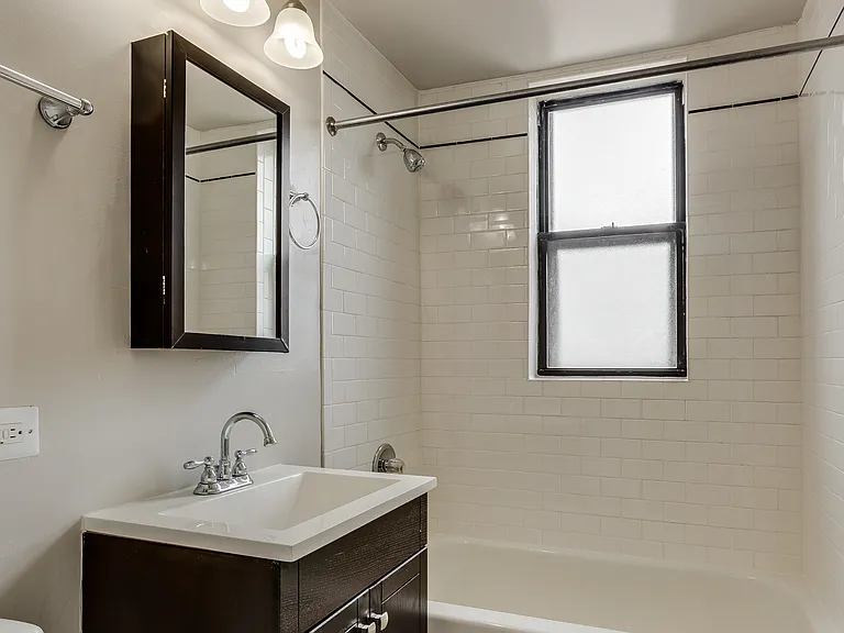 7301 N. Sheridan — Photo 44