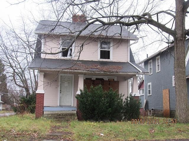 2nd image of 1445 Genessee Ave