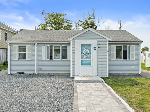 44 Macarthur Ln, Marshfield, MA 02050