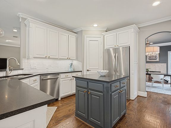 5th image of 5538 Ridgedale Ave