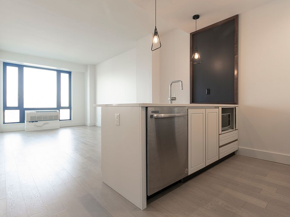 1st image of 629 4th Ave #455