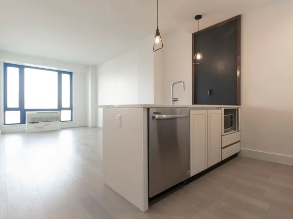 629 Fourth Avenue image 1 of 7