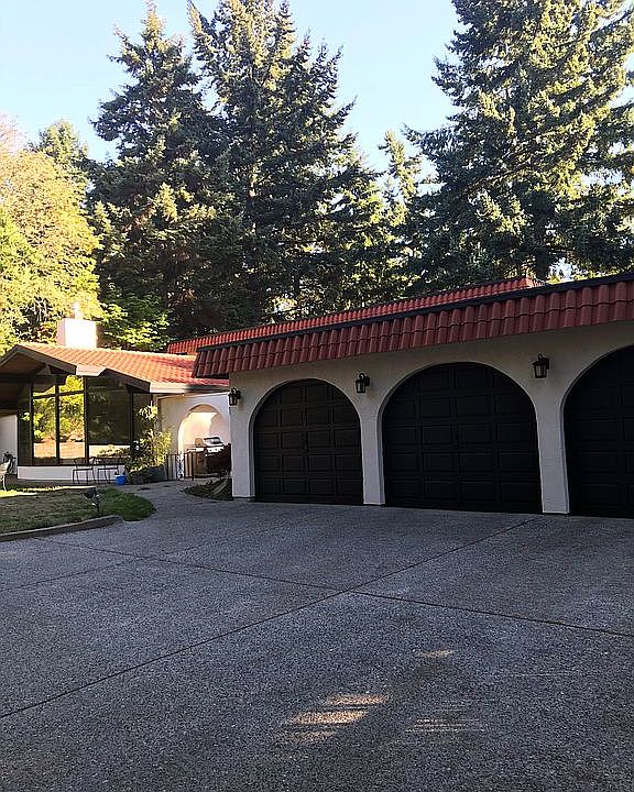 3 car garage 