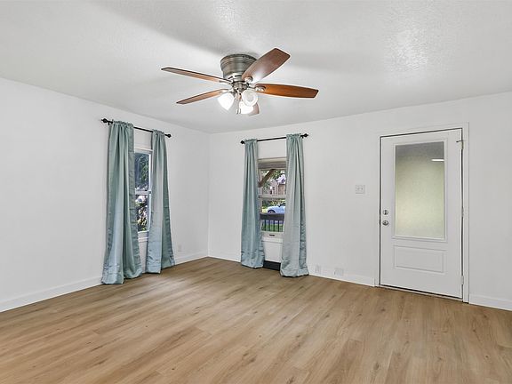 3rd image of 509 E Madison Ave