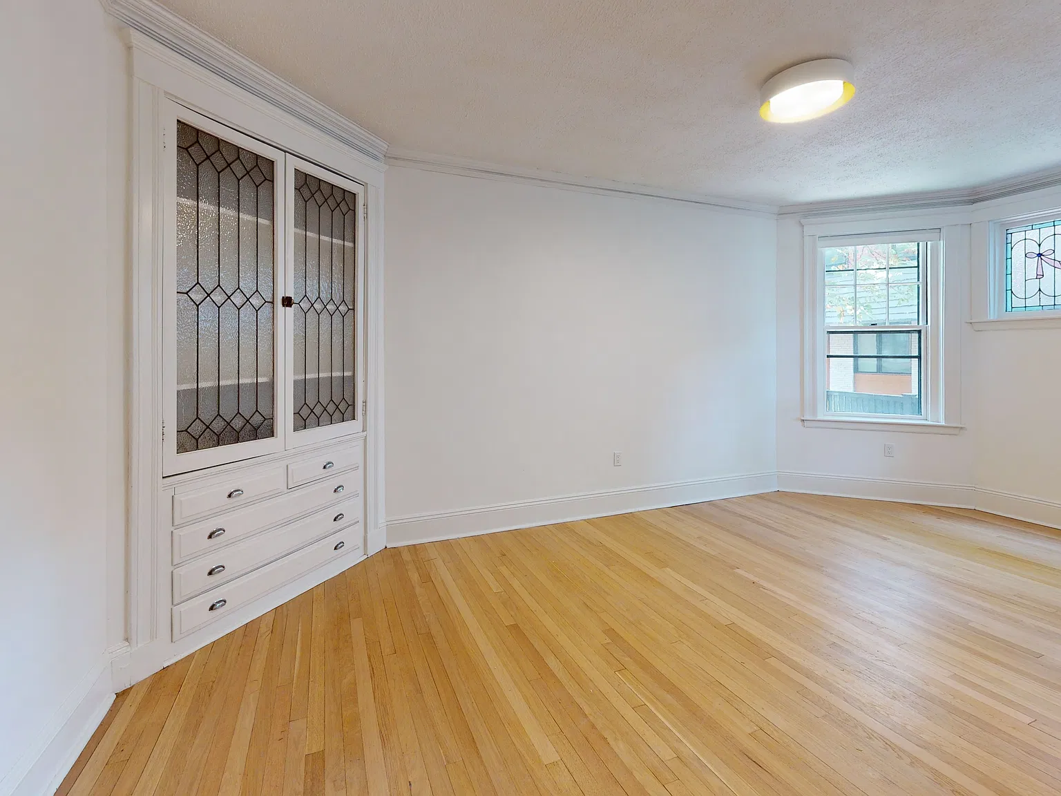 2 bed, 1104 sqft, $4,000 — Photo 3
