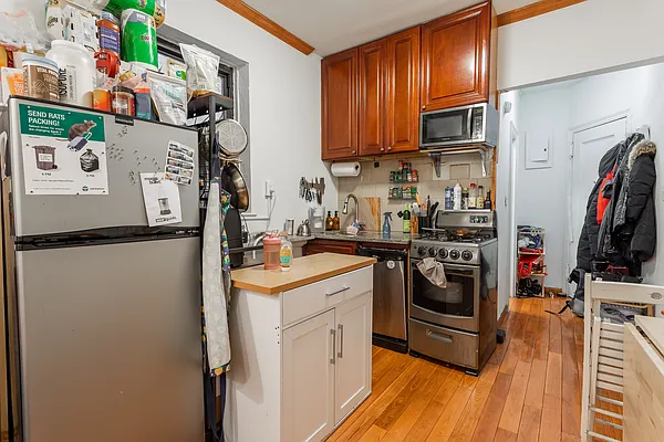 Rented by Bond New York | media 13