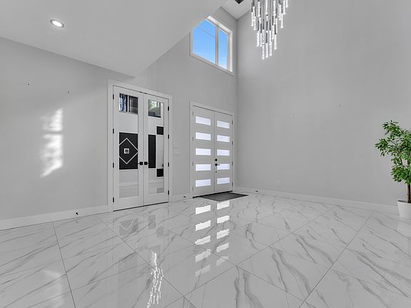 4th image of 2531 63rd Ave NE