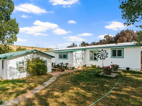 11 W Slavin Rd, Yakima, WA 98903