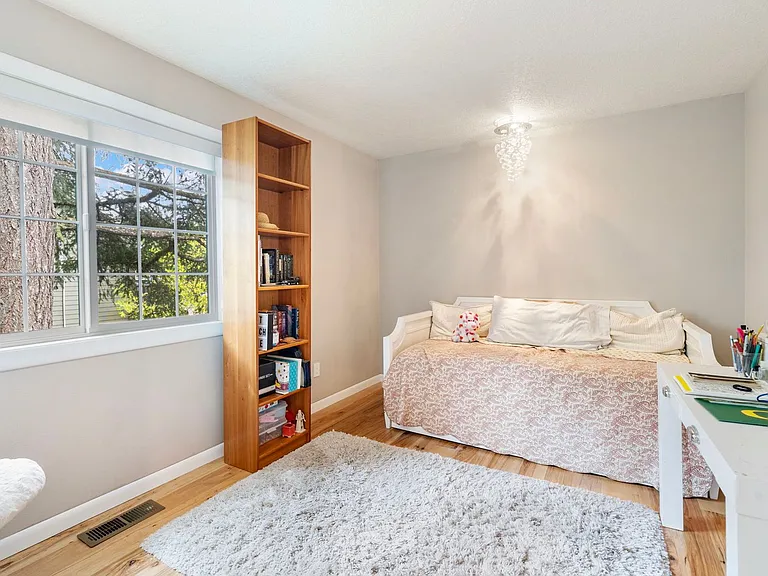 13278 Vermeer Dr — Photo 32