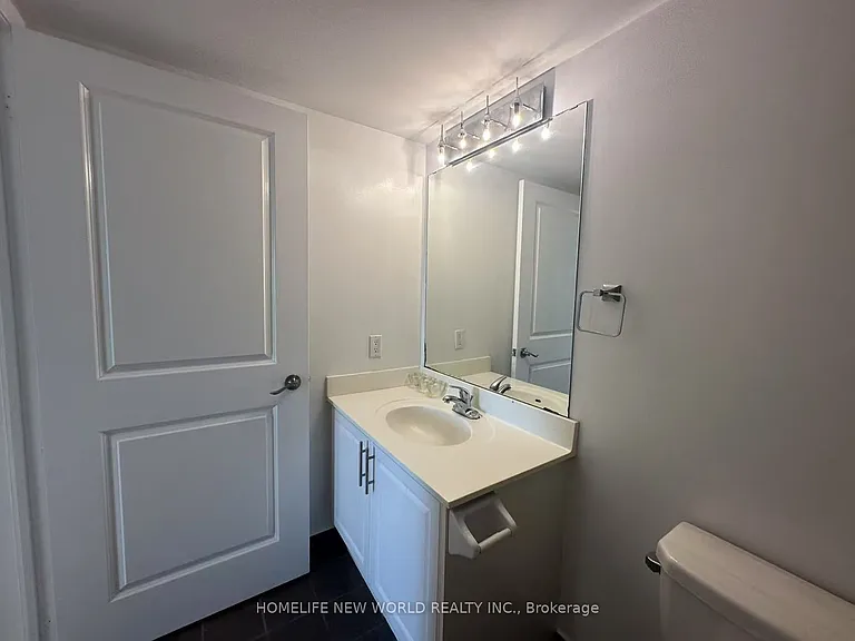 18 Harding Blvd #1126 — Photo 10