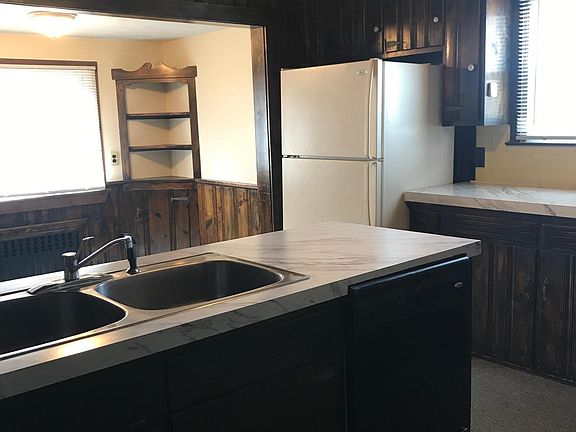 Kitchen and breakfast nook