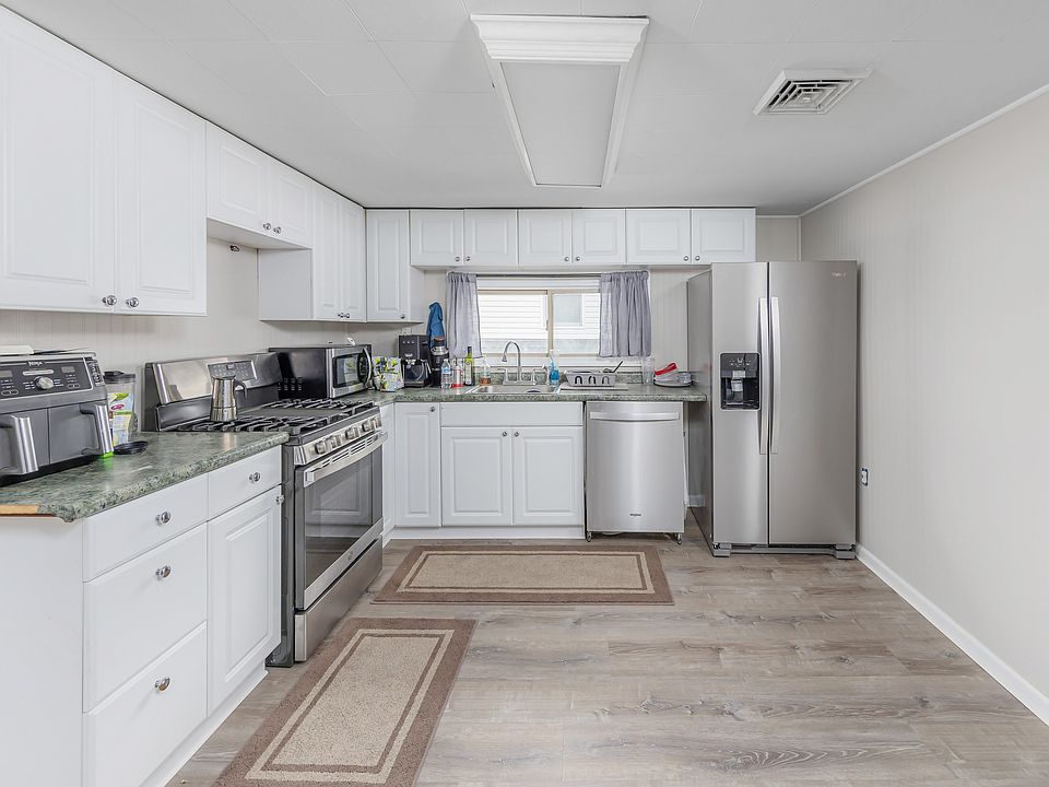1st image of 23 Apple Ave #B